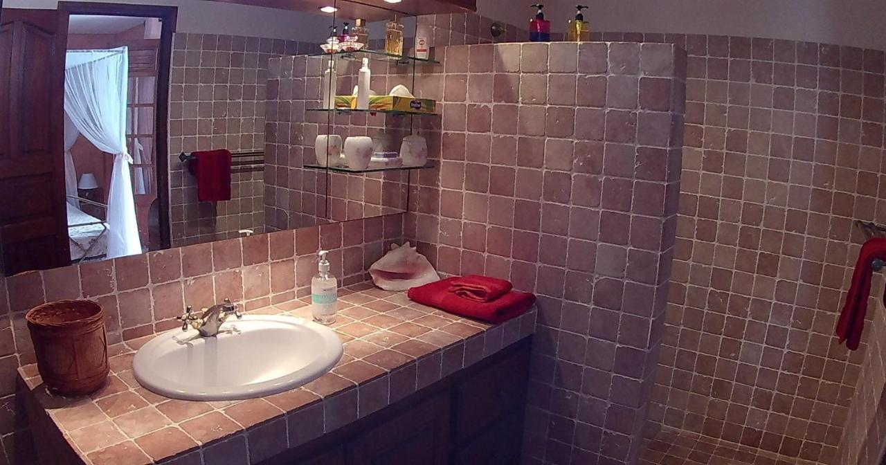 Agreable Chambre D'Hotes, Sdb, Piscine, Carbet Cuisine. Saint-Claude Eksteriør billede